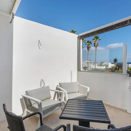 Casa Lotti With Ocean View Semesterbostad