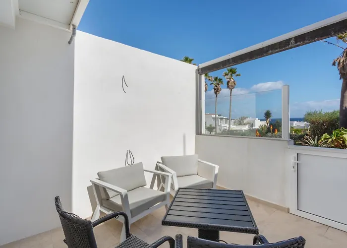 Casa Lotti With Ocean View Semesterbostad